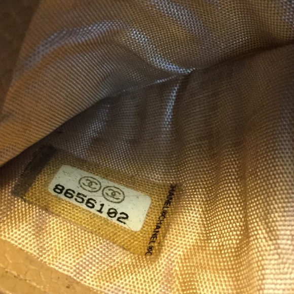 ❌ SOLD ❌.  Chanel Card Holder - Picture 4 of 5